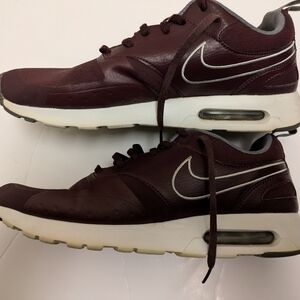 NIKE AIR MAX WOMEN'S THEA PRM SIZE 9